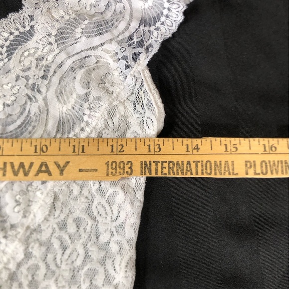 Vtg White Lace Bodysuit - Picture 4 of 8